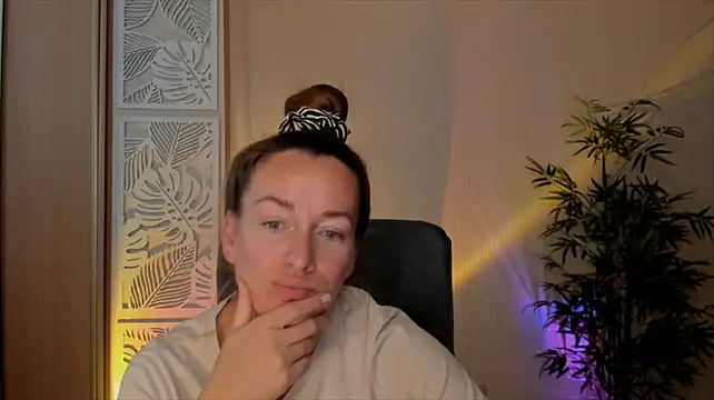 RebeccaMartinez élő XXX-chatje
