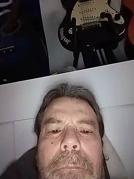 ddvbgghvbtt's Live XXX Chat