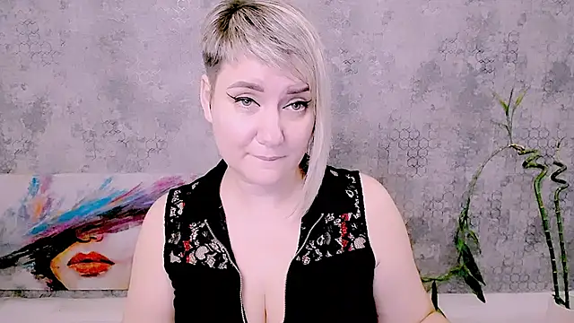 Djullia Chat XXX live