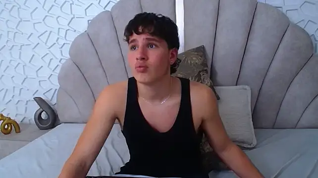 Chat XXX ao vivo de SEXYBOY_VC