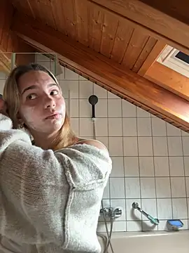 Naomi-Klein Live XXX-Chat