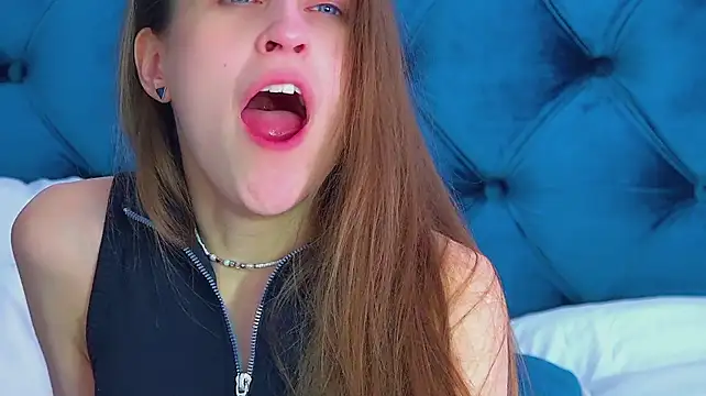 HaileyArden live XXX chat