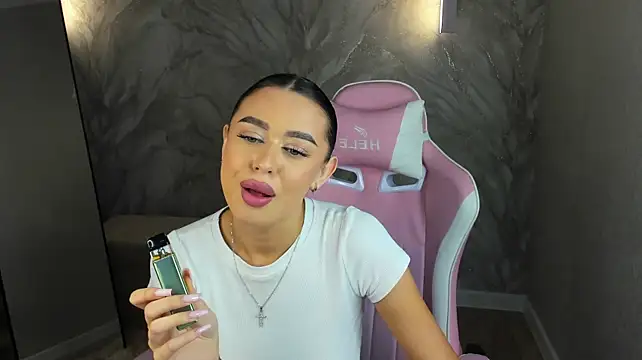 XXX chat uživo modela NicoleRossss