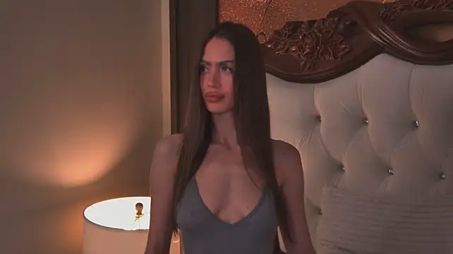 Amanda_River Adlı Modelin Canlı XXX Sohbeti