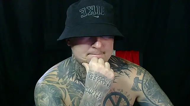 Živý XXX chat devilWithTats