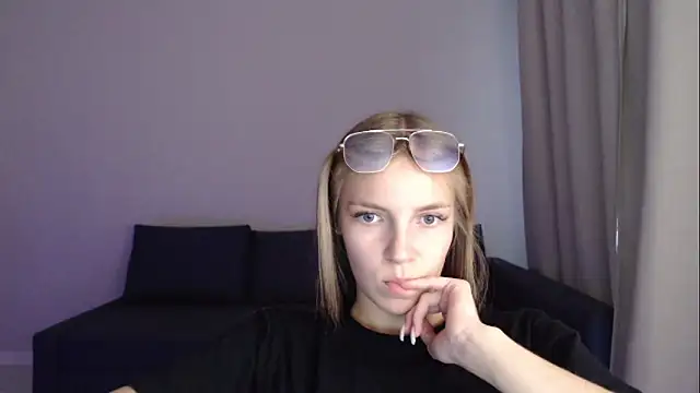 HitGyrl's Live XXX Chat