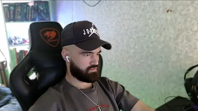 XXX chat uživo modela _Serious_Man