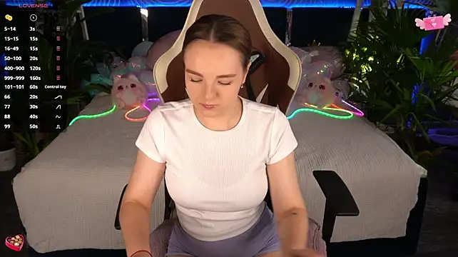 FoxyShy's Live XXX Chat