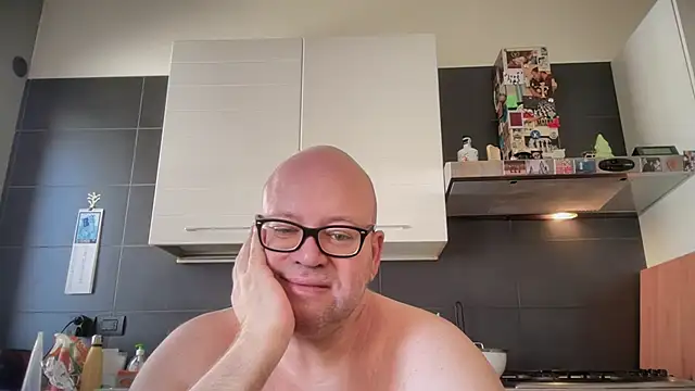 theitalianbearn Live XXX chat
