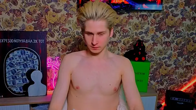 MarshalPeach Adlı Modelin Canlı XXX Sohbeti