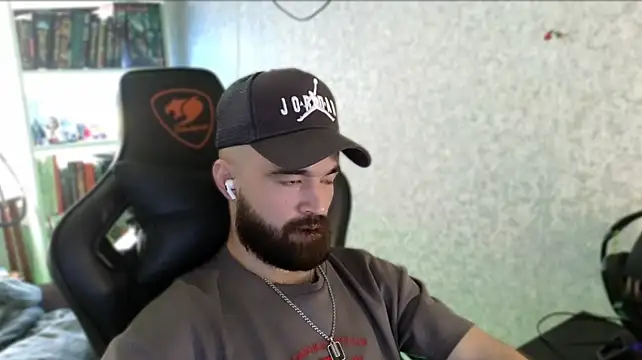 دردشة _Serious_Man الجنسية المباشرة