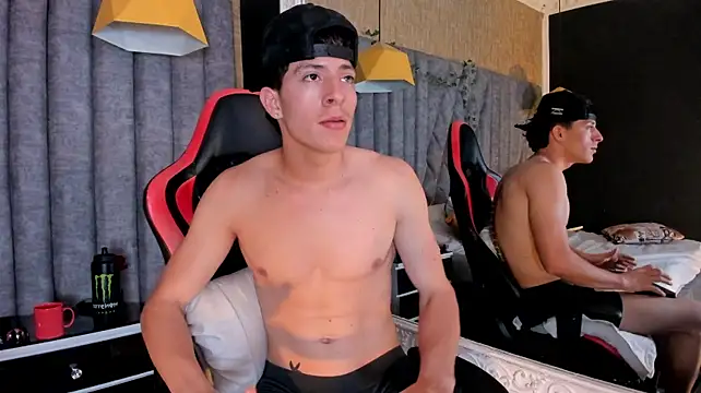 TheGhostforeeonss Live XXX-chat