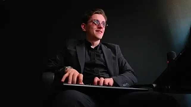 צ'אט XXX בשידור חי של FelixStarkk