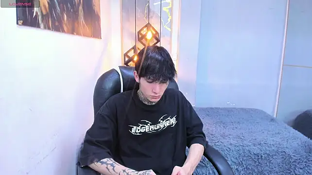 Cry_thereal's Live XXX Chat