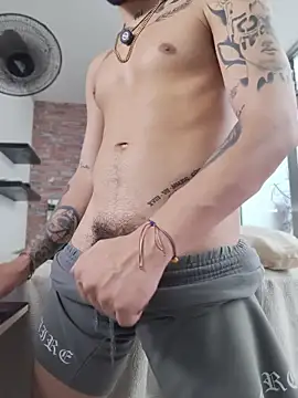 AlphaMasterXxx's Live XXX Chat