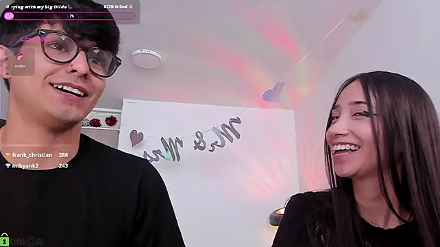 Mikeyvioleta_ 即時 XXX 聊天