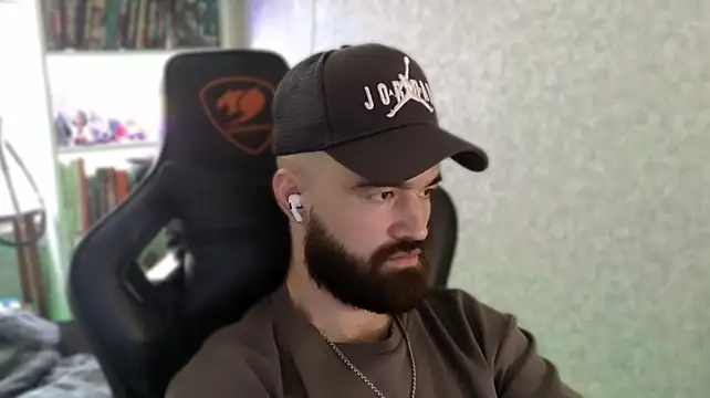 XXX chat uživo modela _Serious_Man
