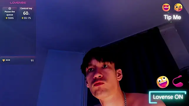 CalvinChapman Adlı Modelin Canlı XXX Sohbeti