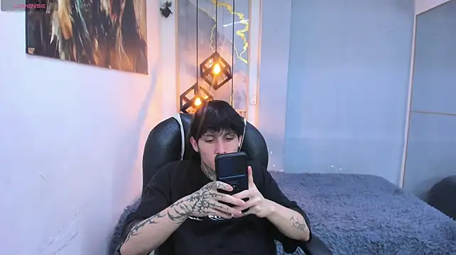 Cry_therealn Live XXX chat