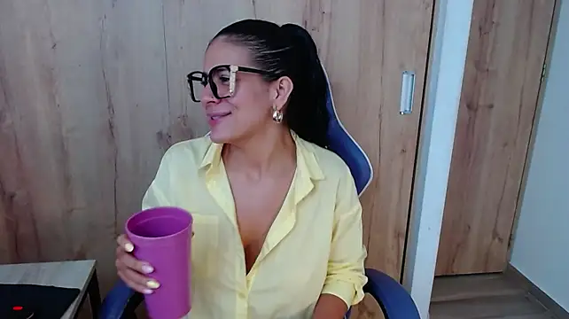 sexygoddesskarol Chat XXX live