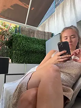Weettyyn Live XXX chat