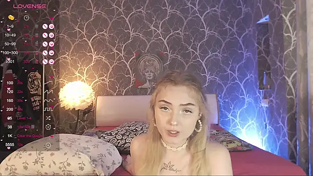 MiaMiaMeow Chat XXX in diretta