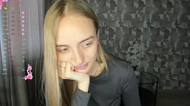 A_delina élő XXX-chatje