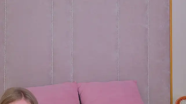 Lili_Lohan Chat XXX live