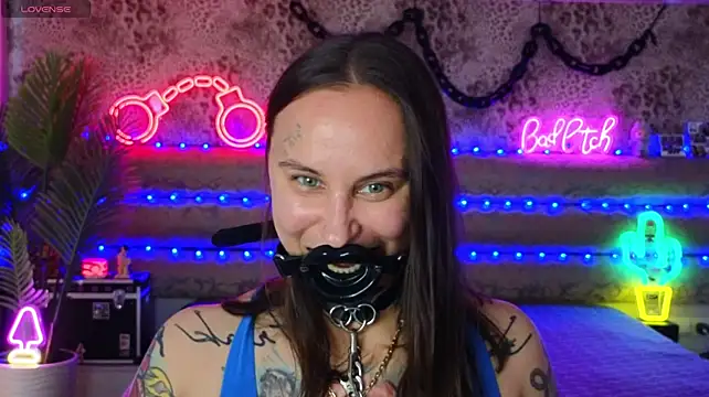 Cool_Freak_ Chat XXX in diretta