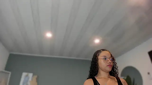 IsabellaReinaa Chat XXX in diretta