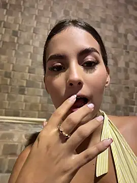 Chatroom XXX en direct de Valeria-escobar
