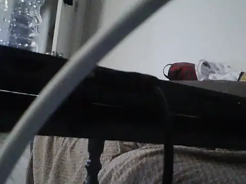 lickthehottie webcam show