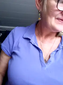 แชท XXX สดของ irinamaux