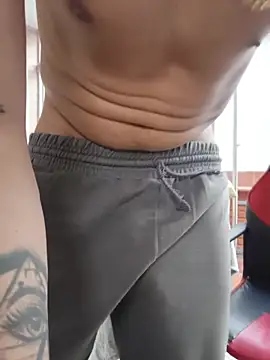 AlphaMasterXxx 라이브 XXX 채팅