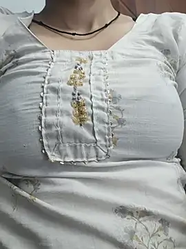 PUNAM456 XXX чат на живо