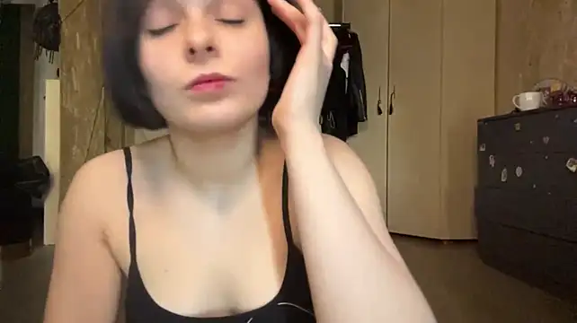 __Kiki – Live XXX-chat