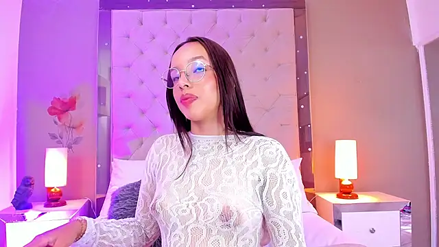 Chatroom XXX en direct de ValkyriaSteel