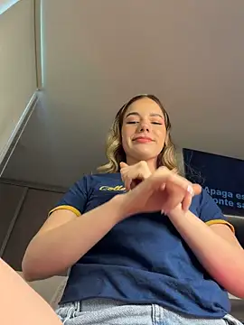 Chat +18 de NicoleCut ao vivo