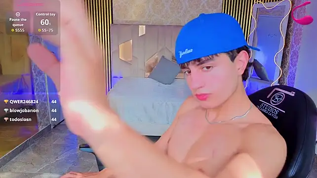 Show de Kyler_tay na webcam