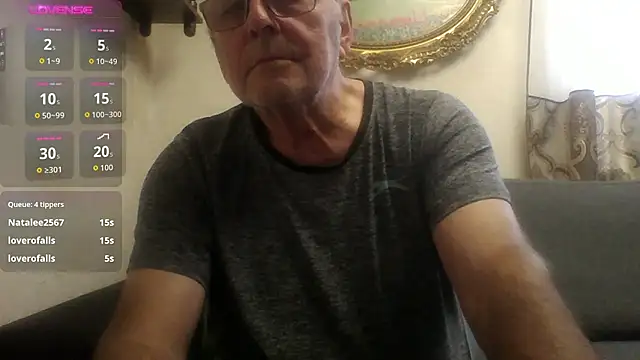benny12369 Show in webcam