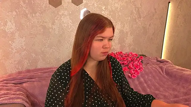 avrora_rose Adlı Modelin Canlı XXX Sohbeti