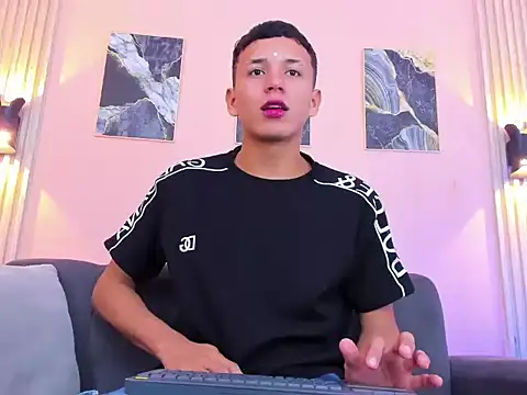 Lian_Lodson Chat XXX in diretta