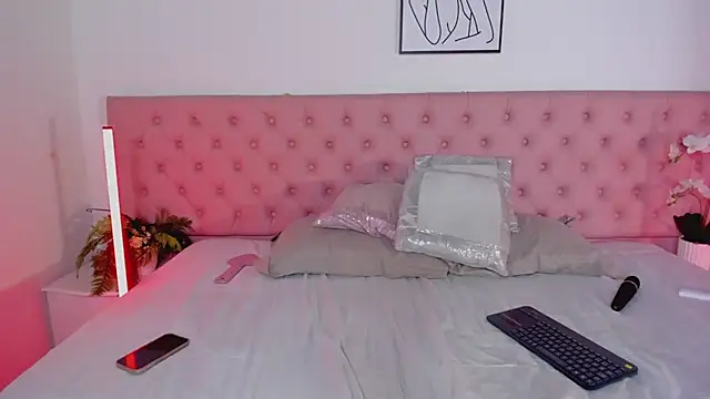 IvyRussel XXX чат на живо