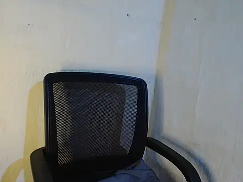 PrettyWeird's Live XXX Chat