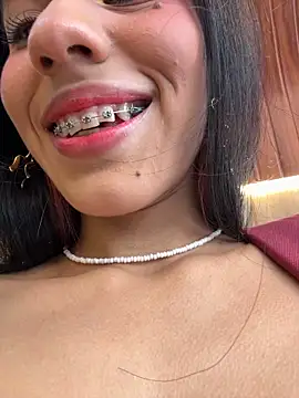 Alejandra_ospina 即時 XXX 聊天