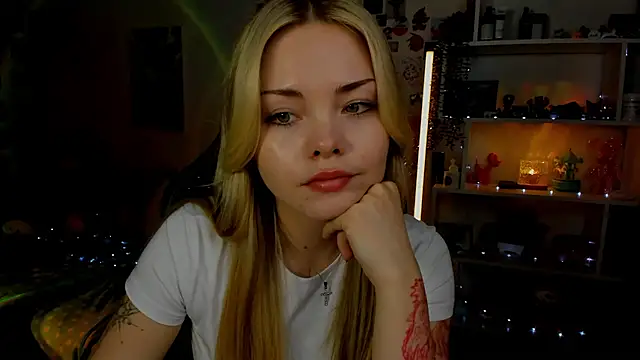 AkiraKatsu Chat XXX in diretta