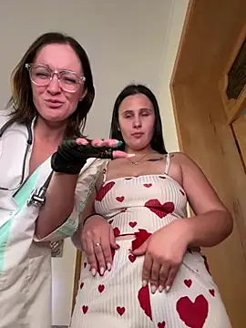 CherryBombs- Live XXX Chat