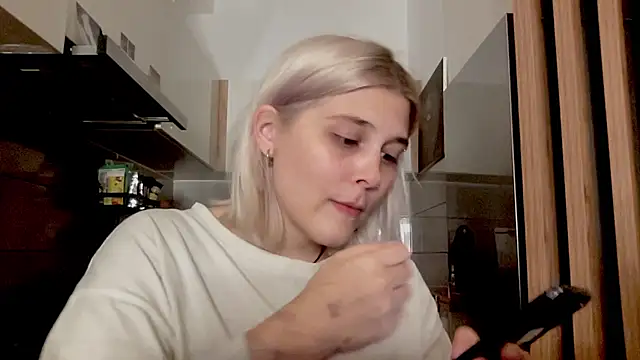 XXX chat uživo modela Ella_Bloom