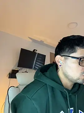 XXX chat uživo modela TroyeKnight