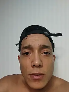 Chatroom XXX en direct de tayson_